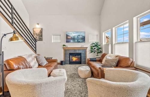 Dover Bay House | Comfy & close to Lake Pend Oreille & Schweitzer