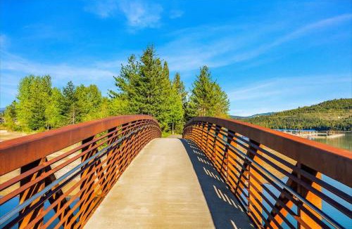 Dover Bay House | Comfy & close to Lake Pend Oreille & Schweitzer