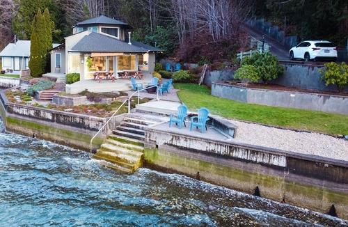 Belfair House | Comfy & Cozy 3 Bedrooms on Belfair Waterfront