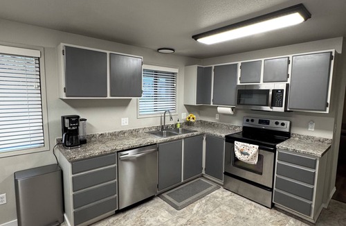 Post Falls House | Comfy Home 5 min to River + Trails, 15 min to CdA - Sleeps 6