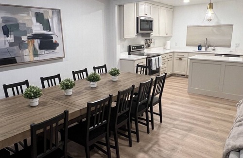 Orem House | Comfy home stay with large eating area, spacious backyard!