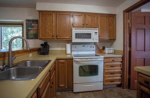 McCall Condo | Comfy McCall Condo | Close to Lake & State Park