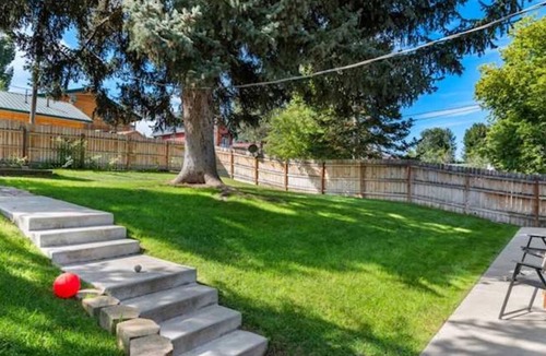 Lava Hot Springs House | Comfy stay in phenomenal Lava Hot Springs. 5 min walk to hot pools!