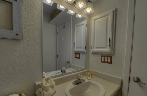 Wildernest Apartment | Comfy Studio Condo w/ Mountain & Lake Dillon Views