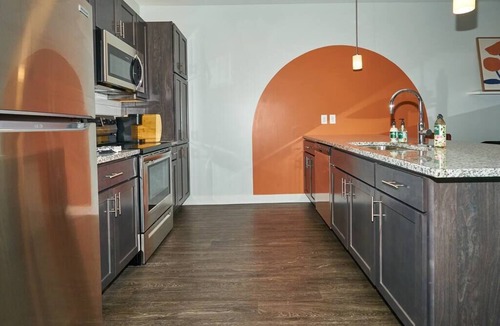 Downtown Indianapolis Apartment | Comfy & Unique 1bdr Long Term Luxury Apt POOL GYM