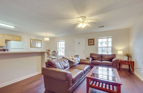 Gautier Condo | Community Grills & Pool: Gautier Condo!