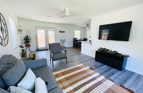 Jacksonville House | Complete Home 2.2 miles away from AIR FORCE!