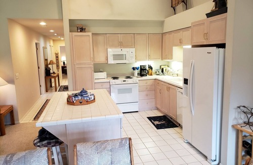 Leavenworth Condo | Condo with Mountain Views Walking Distance to Town