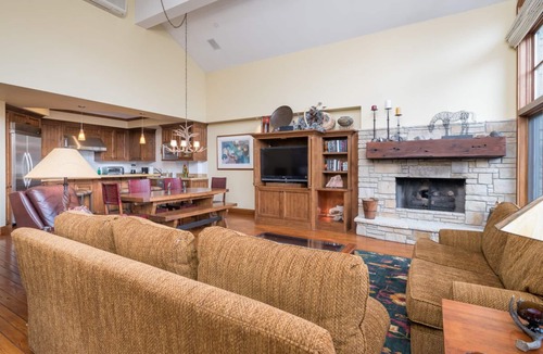 Ketchum Condo | Condo with Mountain Views and WIFI! Steps to Downtown!