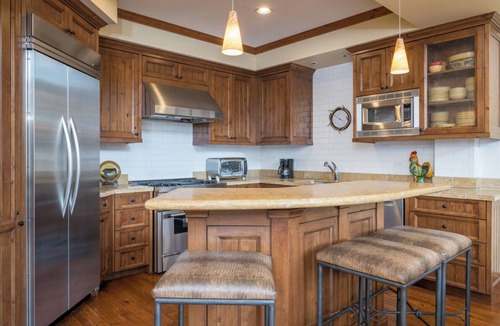 Ketchum Condo | Condo with Mountain Views and WIFI! Steps to Downtown!