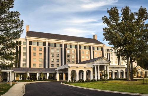 Whitehaven Hotel | Connecting Double Queen -Outdoor Pool -Gym -Restaurants -Airport Shuttle