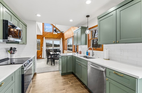 Laclede House | Conrad Vista | Fully Remodeled Waterfront Retreat