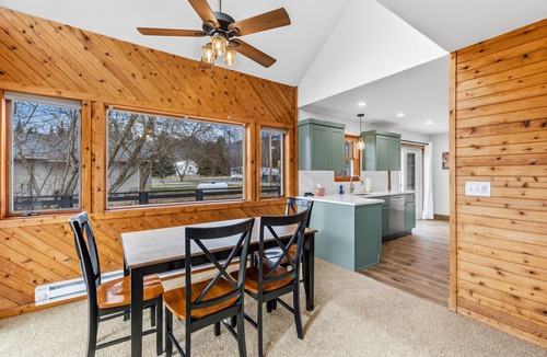 Laclede House | Conrad Vista | Fully Remodeled Waterfront Retreat