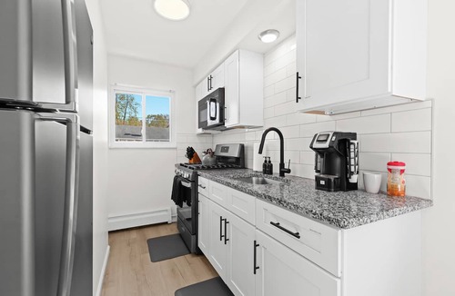 Mount Clemens Apartment | Contemporary 1BR, Fast WiFi, Pet-Friendly