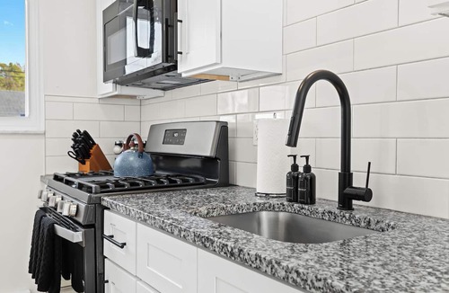 Mount Clemens Apartment | Contemporary 1BR, Fast WiFi, Pet-Friendly