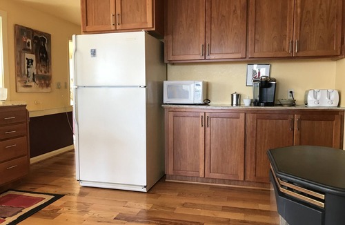 Corvallis House | Contemporary Flat on a Christmas tree farm 5 Minutes to Oregon State University