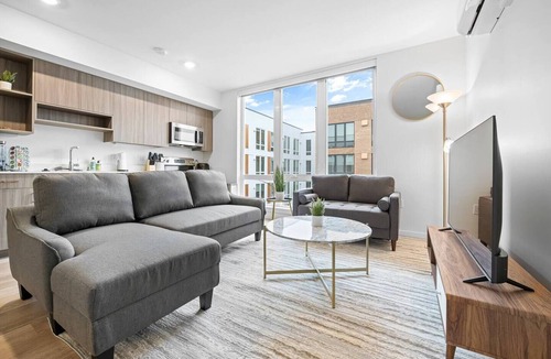 Riverside Apartment | Convenient 2BD2BA in MuseumofArts-Downtown Gym