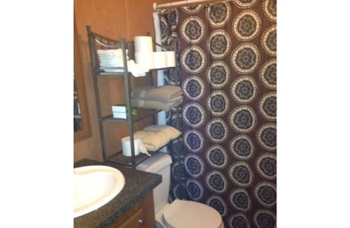 Start House | Convenient, Secluded and Safe!