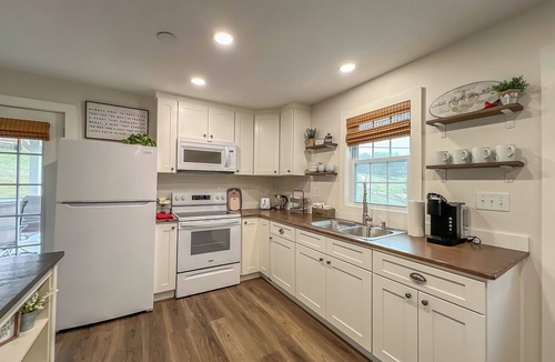Lenoir City Cottage | Convenient to Knoxville/Oak Ridge/Farragut! - The Cottage at Williams Ferry Farm