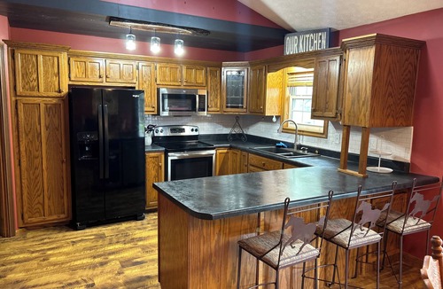 Glasgow House | Conveniently located by Barren River Lake with stunning countryside views.
