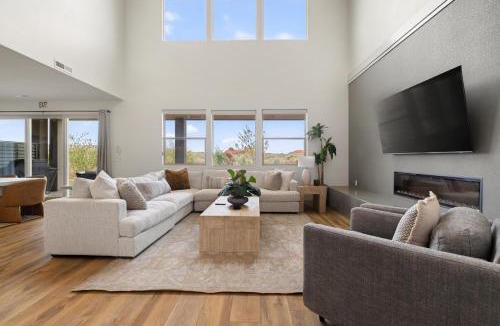 Hurricane Resort | Copper Sky Retreat