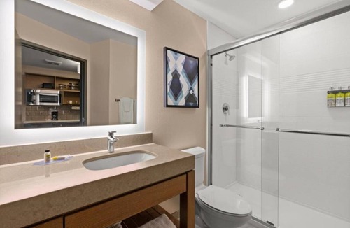 Sumner House | Corporate and Leisure travelers can enjoy a comfortable stay !
