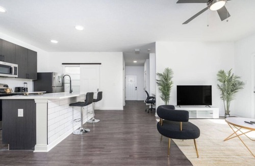 Whitestown Apartment | Corporate Housing by MGM