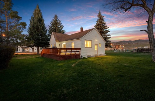 Garden City House | Cottage 65 | Pet Friendly, Hot tub, Arcades, Walk to Bear Lake!