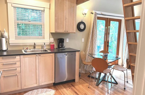 Irvington House | Cottage in Historic Irvington neighborhood near Convention Center and shops!