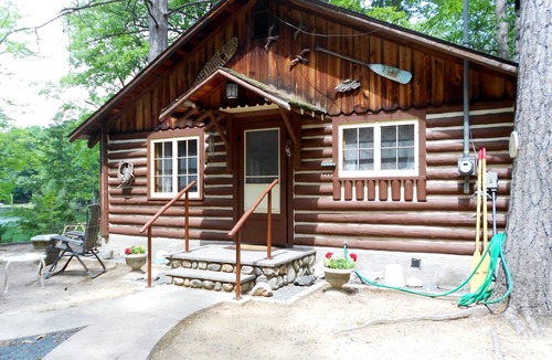 Mayfield Cottage | Cottage on Spider Lake, Private Lakefront in Peaceful Setting