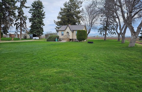 Weiser Cottage | Country Cottage just minutes from downtown Weiser. Pet friendly!