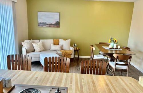 Redwood House | Country Living with Rogue Valley View