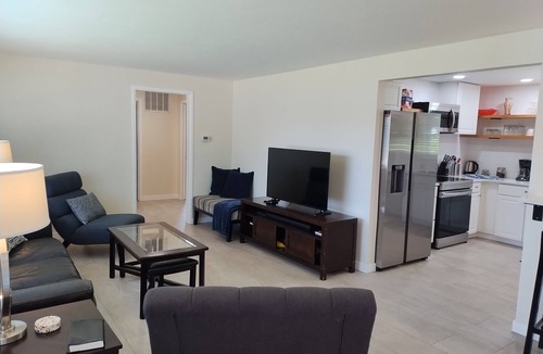 West Valley House | Country Quiet, City Close