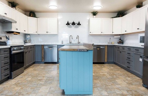 Whitehall House | Country retreat with room for everyone! Sleeps up to 20 - great outdoor spaces