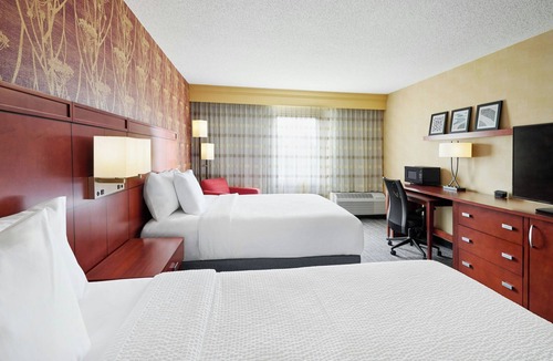Clive Hotel | Courtyard by Marriott Des Moines West Clive