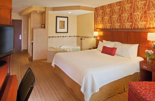 Medford Hotel | Courtyard by Marriott Medford Airport