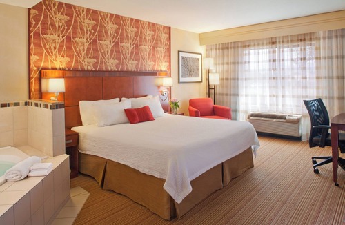 Medford Hotel | Courtyard by Marriott Medford Airport