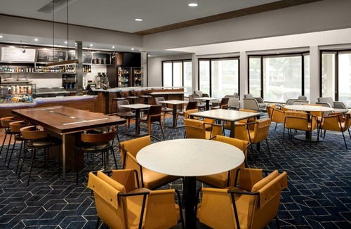 Greenway Hotel | Courtyard by Marriott Portland Beaverton