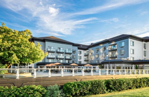 Bridgeton Hotel | Courtyard by Marriott Portland North