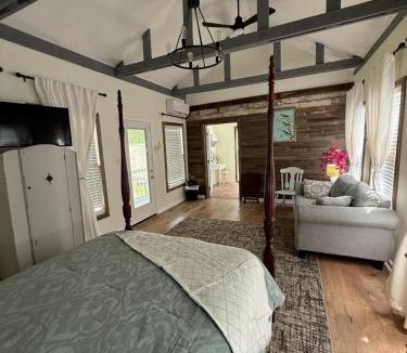 Jackson Apartment | Courtyard by Ravens Keep