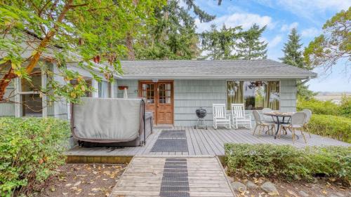 Coupeville House | Cove Cottage by AvantStay