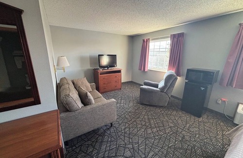 Winterset Hotel | Covered Bridge Inn