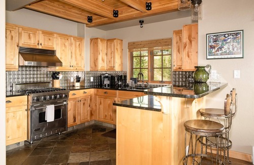 Big Sky House | Cowboy-Chic, Ski-In/Ski-Out Home with Mountain Views!