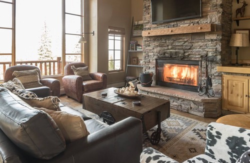 Big Sky House | Cowboy-Chic, Ski-In/Ski-Out Home with Mountain Views!