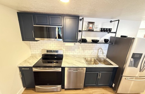 Draper Apartment | Cozy 1 bdrm & full sofa bed bsmnt apt. Many amenities! Enjoyable Suncrest Draper