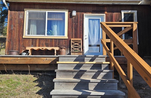 Colville Apartment | Cozy 1-bedroom apartment in fantastic Colville with AC