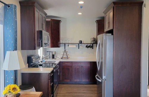 North End Apartment | Cozy 1-bedroom apartment in historic stadium district of Tacoma with WiFi, AC