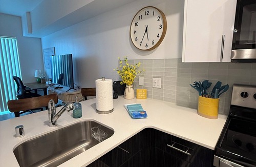 Central Tacoma Apartment | Cozy 1-bedroom apartment in enjoyable Tacoma with fitness room/AC