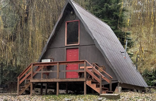 Lowell Cabin | Cozy 1-bedroom cabin in gorgeous Kooskia with AC