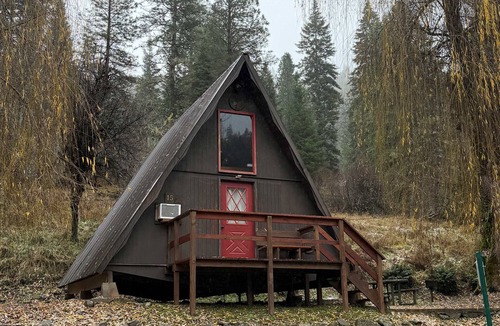 Lowell Cabin | Cozy 1-bedroom cabin in gorgeous Kooskia with AC